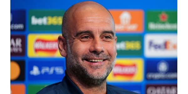 Pep Guardiola verlengt contract met Manchester City voor twee jaar Pep Guardiola verlengt contract met Manchester City voor twee jaar
